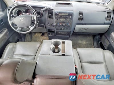 Zdjęcie 8 z 12 samochodu: 2013 TOYOTA TUNDRA GRADE VIN:5TFUM5F19DX050279 - miniatura