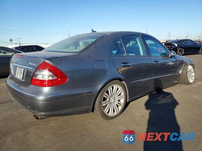 Trzecie zdjęcie samochodu z tyłu: 2008 MERCEDES-BENZ E 350 4MATIC VIN:WDBUF87X58B239138 - miniatura
