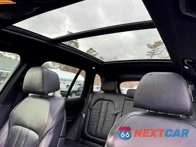 Zdjęcie 9 z 10 samochodu: 2019 BMW X5 XDRIVE50I VIN:5UXJU2C51KLN65059 - miniatura