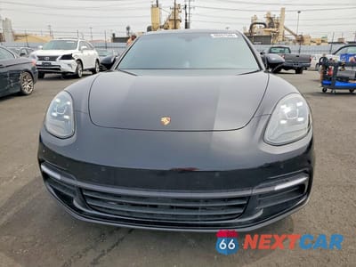 Piąte zdjęcie samochodu w środku: 2018 PORSCHE PANAMERA 4 VIN:WP0AA2A76JL116084 - miniatura