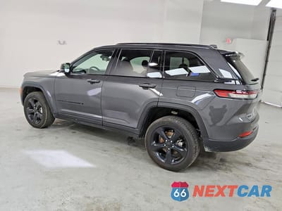 Drugie zdjęcie samochodu z przodu: 2025 JEEP GRAND CHEROKEE LAREDO VIN:1C4RJHAG8SC362206 - miniatura