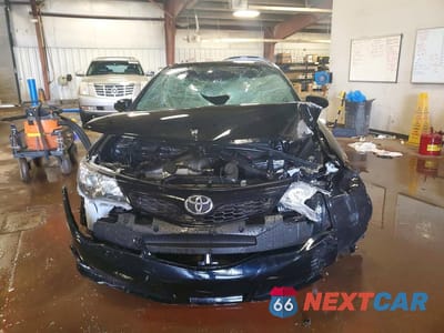 Piąte zdjęcie samochodu w środku: 2013 TOYOTA CAMRY SE VIN:4T1BF1FK3DU282084 - miniatura