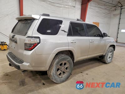 Trzecie zdjęcie samochodu z tyłu: 2022 TOYOTA 4RUNNER TRD OFF-ROAD PREMIUM VIN:JTERU5JRXN6000772 - miniatura