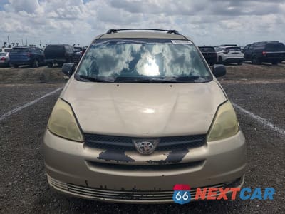 Piąte zdjęcie samochodu w środku: 2005 TOYOTA SIENNA LE 7 PASSENGER VIN:5TDZA23C65S259263 - miniatura