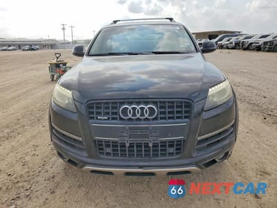 Piąte zdjęcie samochodu w środku: 2015 AUDI Q7 PREMIUM PLUS VIN:WA1LGAFE1FD026491 - miniatura