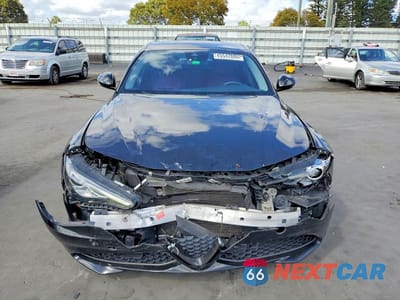 Piąte zdjęcie samochodu w środku: 2020 ALFA ROMEO GIULIA VIN:ZARFAMAN0L7635973 - miniatura
