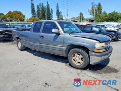 Czwarte zdjęcie samochodu z boku: 1999 CHEVROLET SILVERADO C1500 VIN:1GCEC19T5XE241467 - miniatura