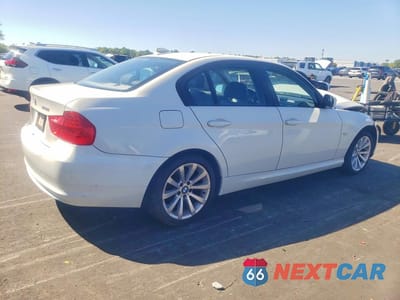Trzecie zdjęcie samochodu z tyłu: 2011 BMW 328 I VIN:WBAPH7G5XBNM55829 - miniatura
