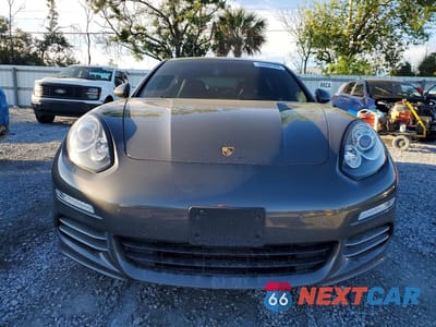 Piąte zdjęcie samochodu w środku: 2016 PORSCHE PANAMERA 2 VIN:WP0AA2A70GL004289 - miniatura