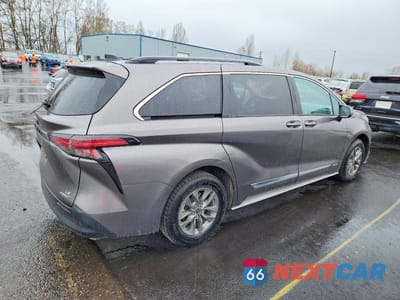 Trzecie zdjęcie samochodu z tyłu: 2021 TOYOTA SIENNA VIN:5TDKRKEC6MS049624 - miniatura