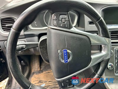 Zdjęcie 7 z 10 samochodu: 2014 VOLVO S60 T5 VIN:YV1612FS8E1292956 - miniatura