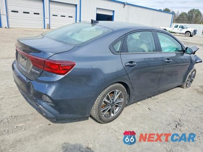 Trzecie zdjęcie samochodu z tyłu: 2023 KIA FORTE LXS VIN:3KPF24ADXPE623821 - miniatura
