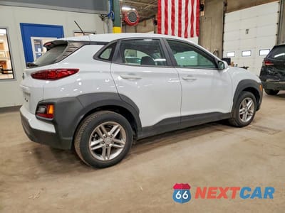 Trzecie zdjęcie samochodu z tyłu: 2021 HYUNDAI KONA SE VIN:KM8K12AA5MU691612 - miniatura