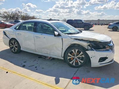 Czwarte zdjęcie samochodu z boku: 2020 VOLKSWAGEN PASSAT SEL VIN:1VWCA7A34LC002474 - miniatura
