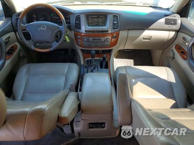 Zdjęcie 8 z 12 samochodu: 2005 LEXUS LX 470 BASE VIN:JTJHT00W253551225 - miniatura