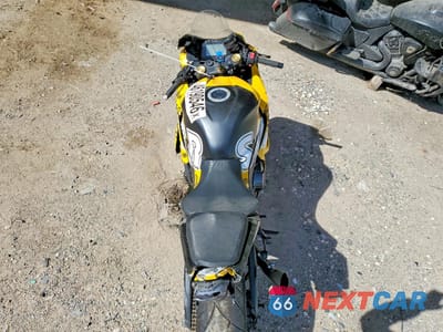 Zdjęcie 6 z 10 samochodu: 2020 SUZUKI GSX-R1000 VIN:JS1DM11B2L7100361 - miniatura