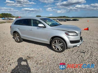 Czwarte zdjęcie samochodu z boku: 2013 AUDI Q7 PREMIUM PLUS VIN:WA1LGAFE5DD016091 - miniatura