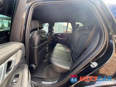 Piąte zdjęcie samochodu w środku: 2022 BMW X5 M50I VIN:5UXJU4C07N9K43432 - miniatura