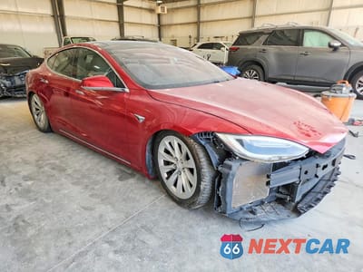 Czwarte zdjęcie samochodu z boku: 2017 TESLA MODEL S VIN:5YJSA1E2XHF208261 - miniatura