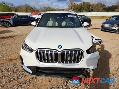 Piąte zdjęcie samochodu w środku: 2025 BMW X1 XDRIVE28I VIN:WBX73EF03S5105702 - miniatura