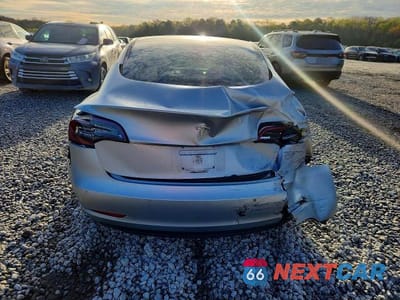 Zdjęcie 6 z 11 samochodu: 2018 TESLA MODEL 3 VIN:5YJ3E1EBXJF074821 - miniatura