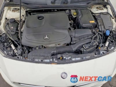 Zdjęcie 11 z 12 samochodu: 2015 MERCEDES-BENZ CLA 250 VIN:WDDSJ4EB4FN254996 - miniatura