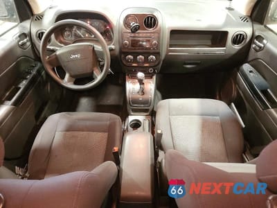 Zdjęcie 8 z 13 samochodu: 2010 JEEP COMPASS SPORT VIN:1J4NF4FB4AD582659 - miniatura