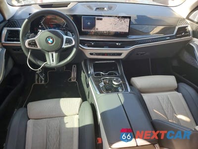 Zdjęcie 8 z 12 samochodu: 2025 BMW X7 M60I VIN:5UX33EM09S9Z58501 - miniatura