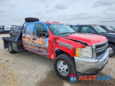 Czwarte zdjęcie samochodu z boku: 2011 CHEVROLET SILVERADO FLATBED TRUCK VIN:1GB4CZCG0BF246900 - miniatura