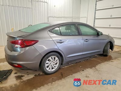 Trzecie zdjęcie samochodu z tyłu: 2019 HYUNDAI ELANTRA SE VIN:5NPD74LF4KH423139 - miniatura