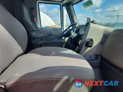 Piąte zdjęcie samochodu w środku: 2016 INTERNATIONAL PROSTAR VIN:3HSDJAPR9GN153641 - miniatura