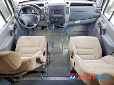 Zdjęcie 8 z 13 samochodu: 2014 MERCEDES BENZ SPRINTER 3500 DELIVERY VAN VIN:WD3PF4CC8E5910588 - miniatura