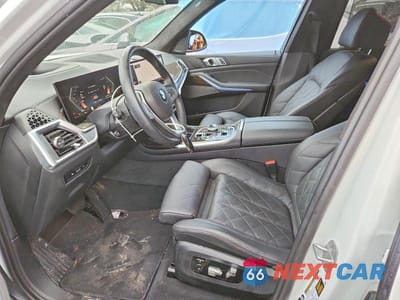 Zdjęcie 7 z 12 samochodu: 2025 BMW X7 XDRIVE40I VIN:5UX23EM02S9W23009 - miniatura
