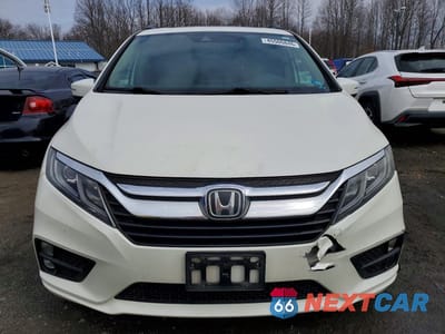 Piąte zdjęcie samochodu w środku: 2018 HONDA ODYSSEY EXL VIN:5FNRL6H74JB025327 - miniatura