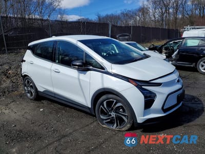 Czwarte zdjęcie samochodu z boku: 2023 CHEVROLET BOLT EV 2LT VIN:1G1FX6S01P4132654 - miniatura