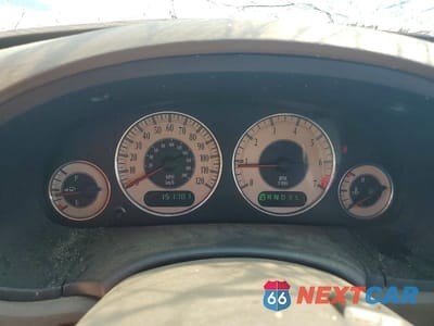 Zdjęcie 9 z 13 samochodu: 2002 CHRYSLER TOWN & COUNTRY LIMITED VIN:2C8GP64L12R670620 - miniatura