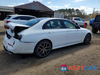 Trzecie zdjęcie samochodu z tyłu: 2022 MERCEDES-BENZ E350 VIN:W1KZF8DB6NB074878 - miniatura