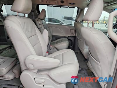 Zdjęcie 11 z 13 samochodu: 2016 TOYOTA SIENNA XLE 8-PASSENGER VIN:5TDYK3DC4GS704678 - miniatura