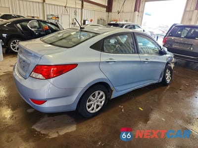 Trzecie zdjęcie samochodu z tyłu: 2014 HYUNDAI ACCENT GLS VIN:KMHCT4AE7EU686362 - miniatura