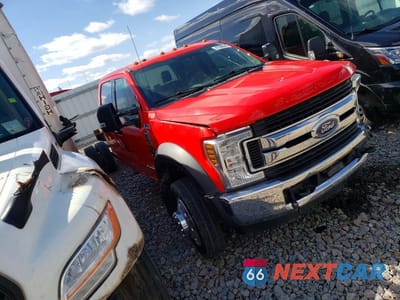 Czwarte zdjęcie samochodu z boku: 2018 FORD F450 SUPER DUTY VIN:1FD0W4GT9JEC08111 - miniatura
