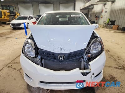 Piąte zdjęcie samochodu w środku: 2013 HONDA FIT SPORT VIN:JHMGE8H59DC069951 - miniatura