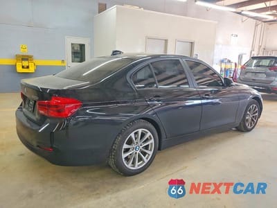 Trzecie zdjęcie samochodu z tyłu: 2017 BMW 320 I VIN:WBA8A9C3XHK620569 - miniatura