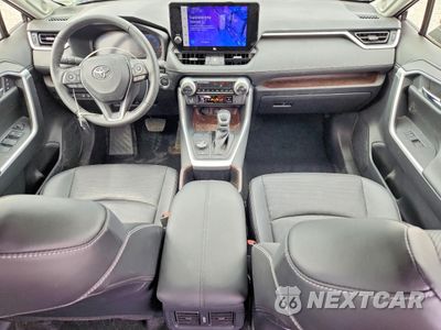 Zdjęcie 8 z 14 samochodu: 2023 TOYOTA RAV4 HYBRID LIMITED VIN:JTMD6RFV5PD109628 - miniatura