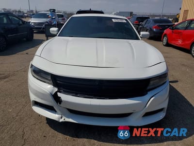 Piąte zdjęcie samochodu w środku: 2017 DODGE CHARGER SE VIN:2C3CDXBGXHH518679 - miniatura
