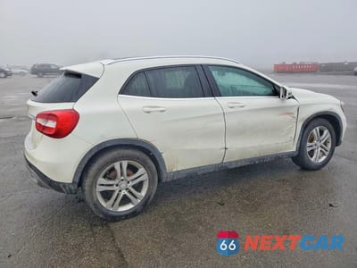 Trzecie zdjęcie samochodu z tyłu: 2015 MERCEDES-BENZ GLA 250 VIN:WDCTG4EB2FJ178774 - miniatura