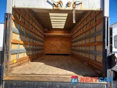 Zdjęcie 10 z 13 samochodu: 2017 ISUZU NPR HD BOX TRUCK VIN:JALC4W160H7002193 - miniatura