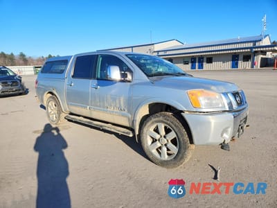 Czwarte zdjęcie samochodu z boku: 2011 NISSAN TITAN SV VIN:1N6AA0EC2BN303207 - miniatura
