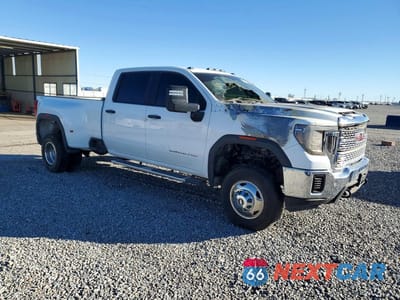 Czwarte zdjęcie samochodu z boku: 2021 GMC SIERRA K3500 VIN:1GT49SEY9MF235873 - miniatura