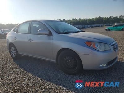 Czwarte zdjęcie samochodu z boku: 2010 HYUNDAI ELANTRA GLS VIN:KMHDU4AD3AU202612 - miniatura