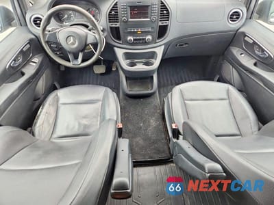 Zdjęcie 8 z 13 samochodu: 2016 MERCEDES-BENZ METRIS VIN:WD4PG2EE4G3086454 - miniatura